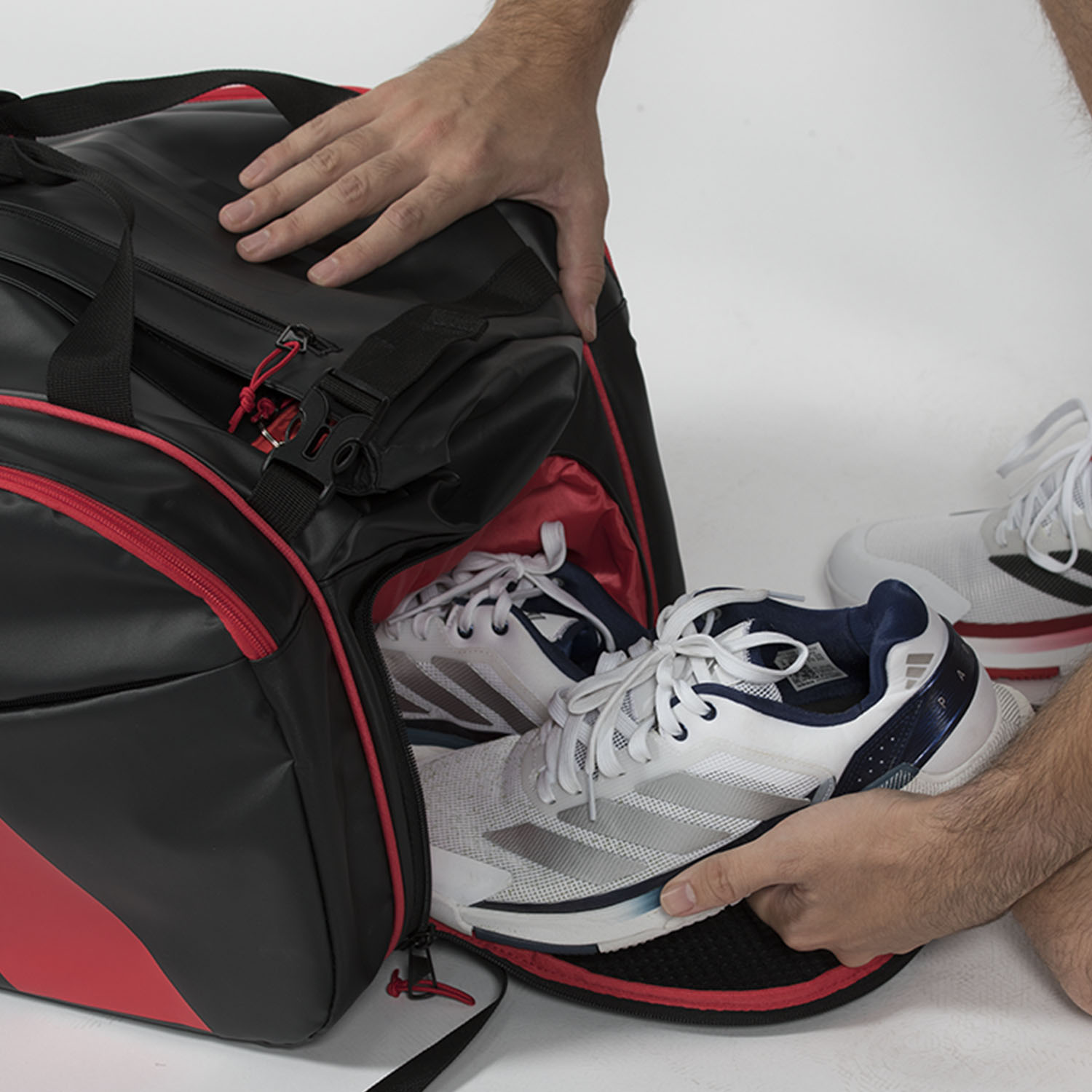 ADIDAS MULTIGAME BLACK/RED ALE GALAN 2026